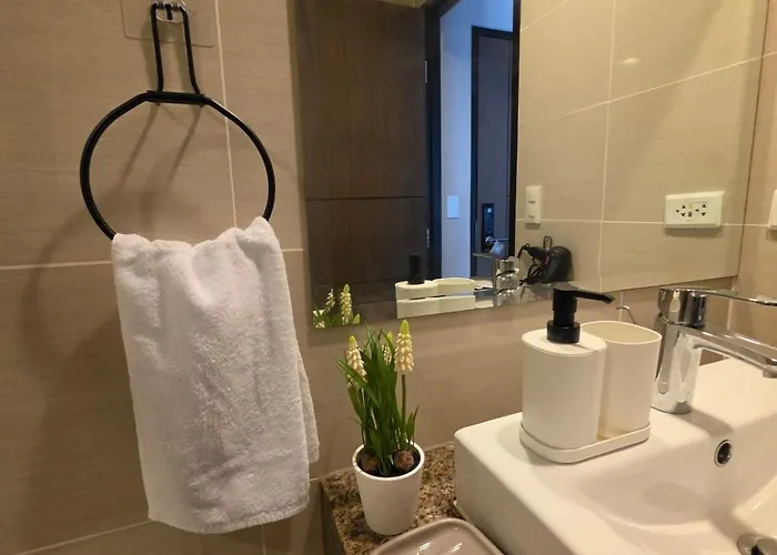 Florencia Coastal At Venice Grand Canal Mall Apartment *