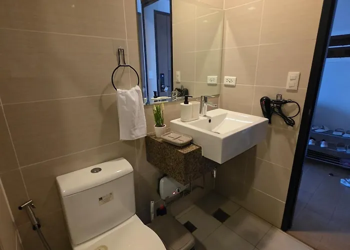 Apartment Florencia Coastal At Venice Grand Canal Mall Manila